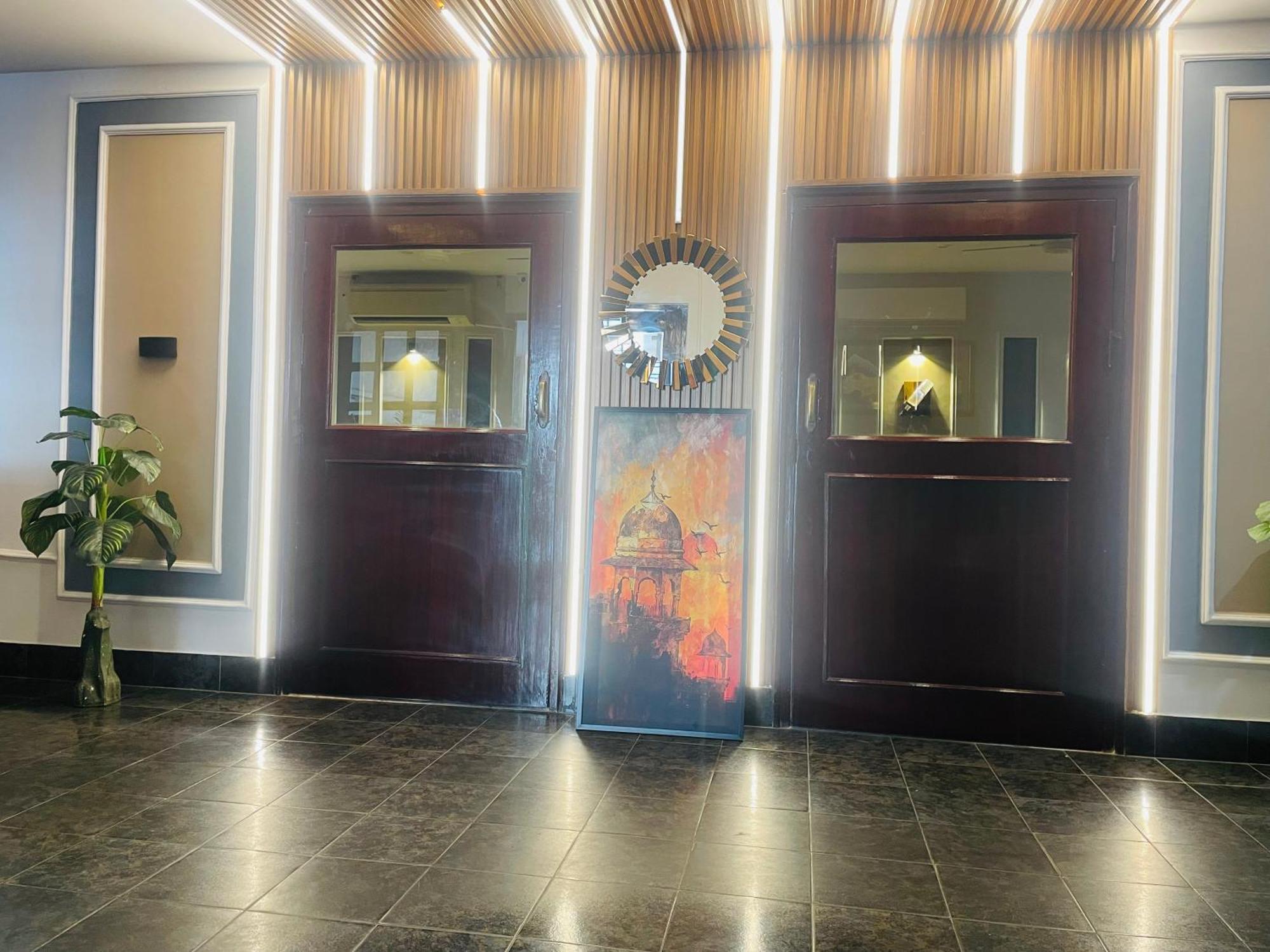 The Royal Presidency Inn Lucknow Exteriör bild