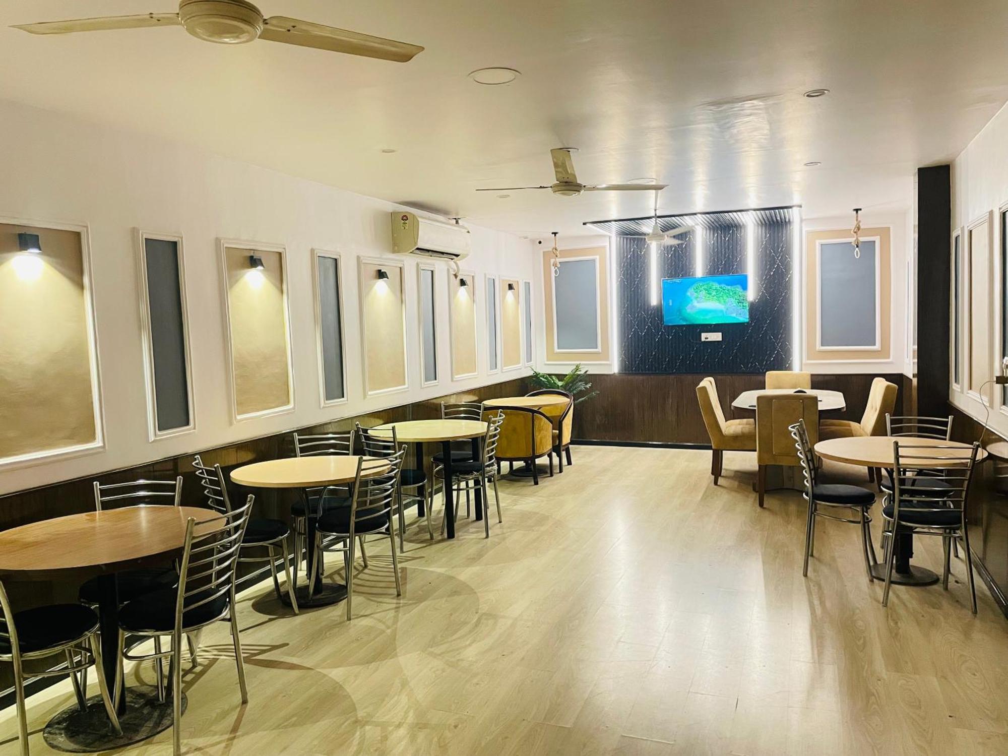 The Royal Presidency Inn Lucknow Exteriör bild