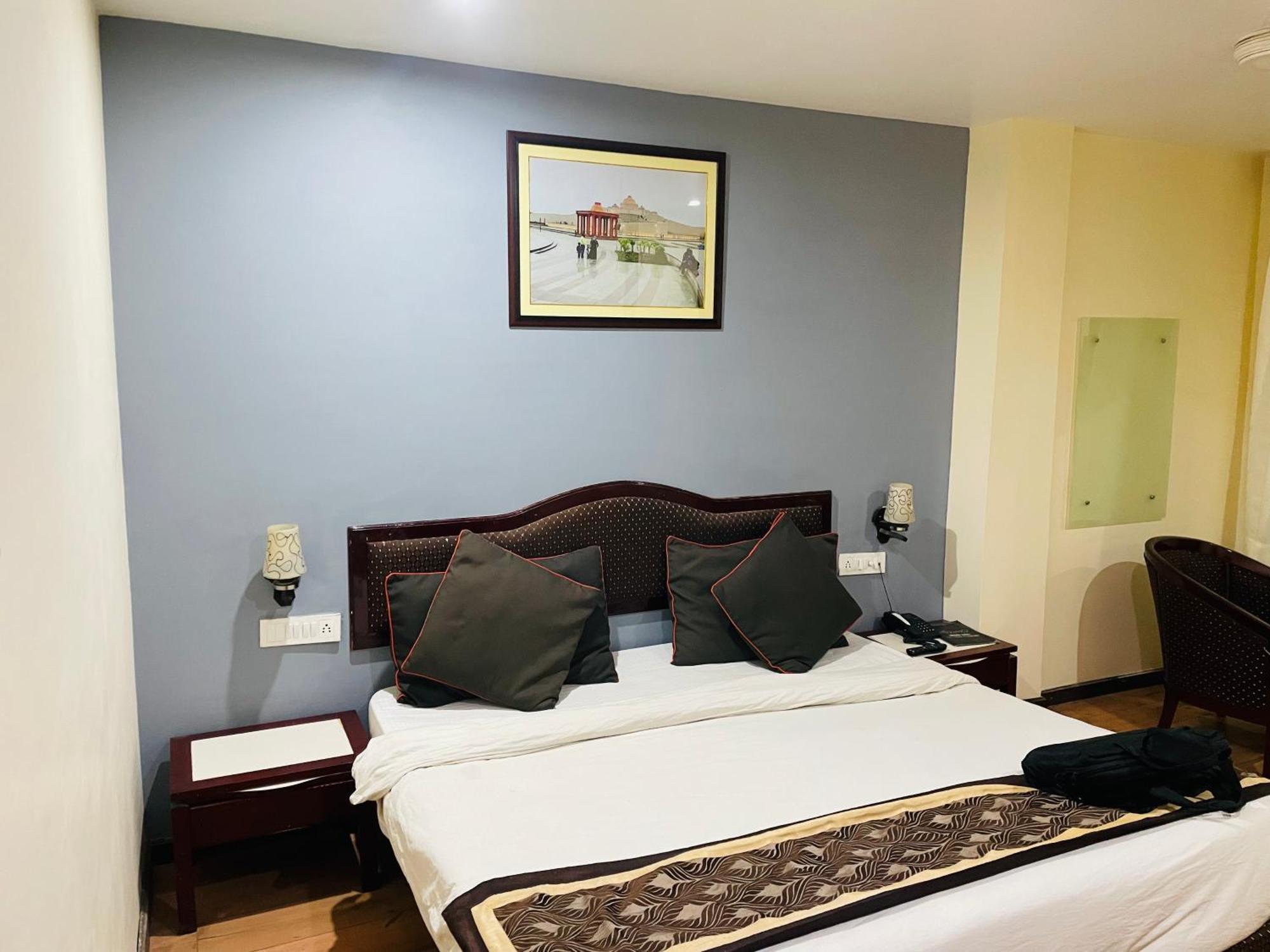 The Royal Presidency Inn Lucknow Exteriör bild