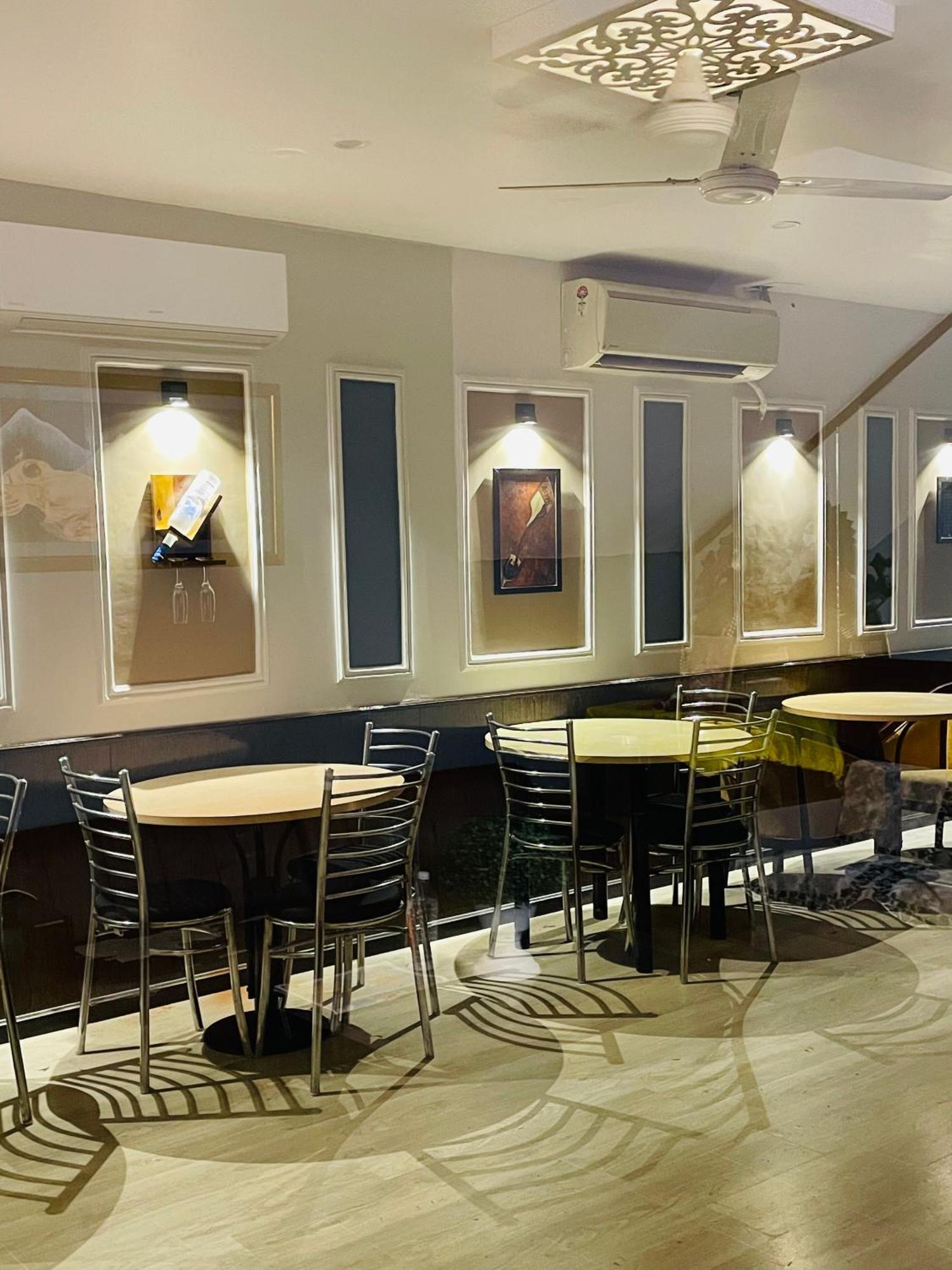 The Royal Presidency Inn Lucknow Exteriör bild