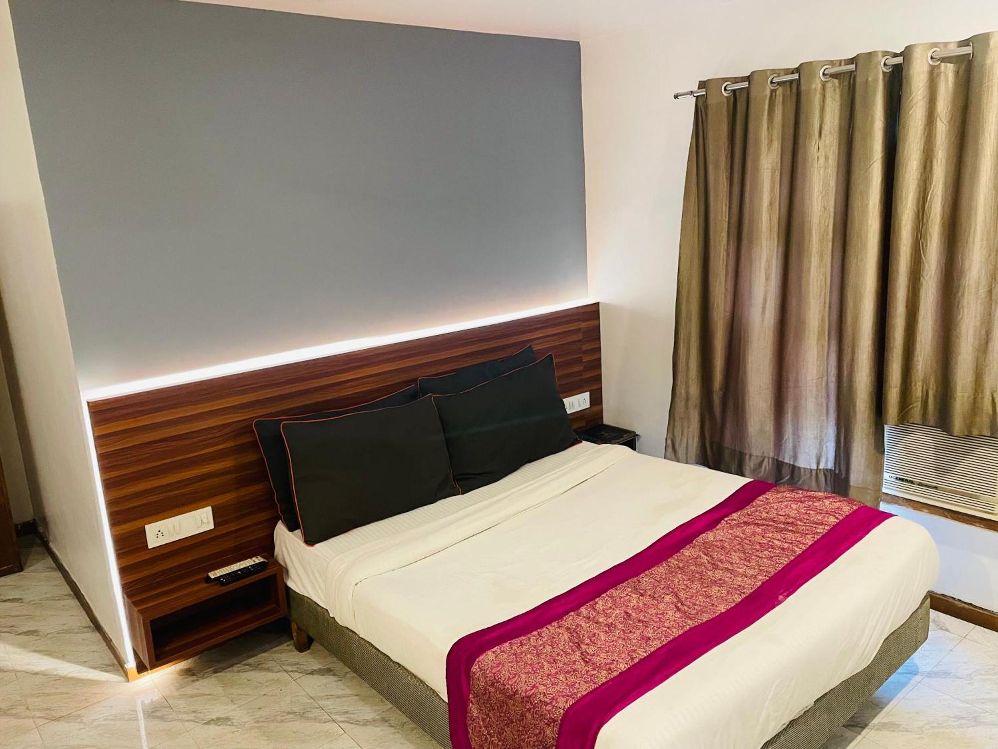 The Royal Presidency Inn Lucknow Exteriör bild