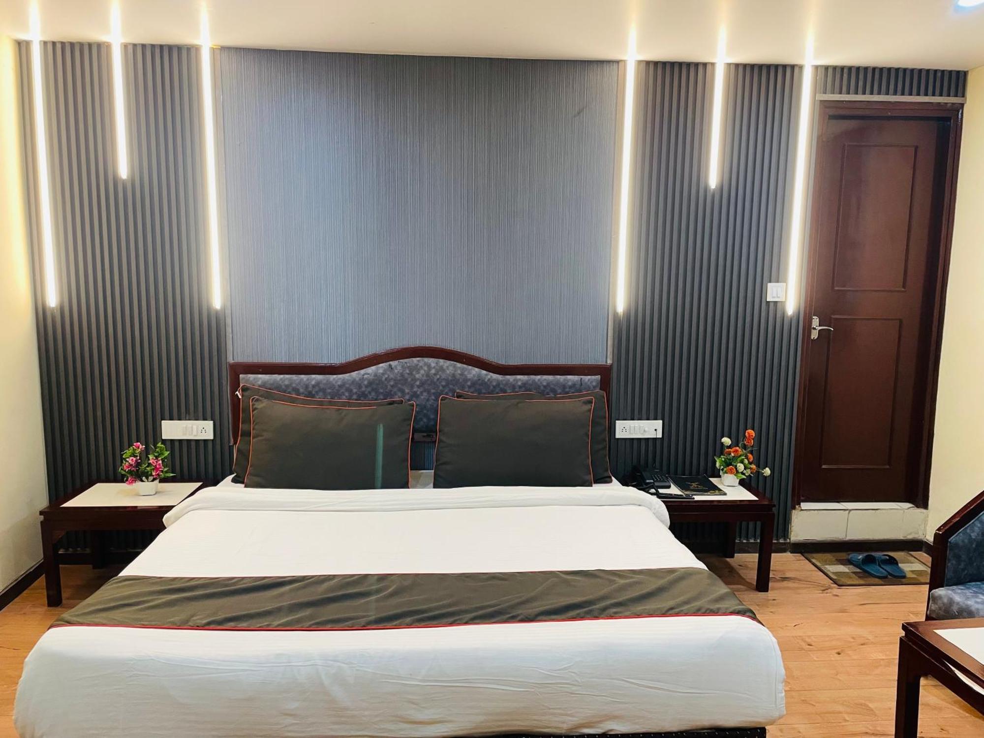 The Royal Presidency Inn Lucknow Exteriör bild